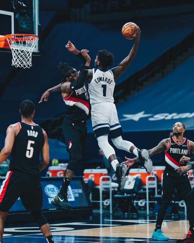 mk体育-爱德华兹渐入佳境离不开唐斯，两位状元内心已相连